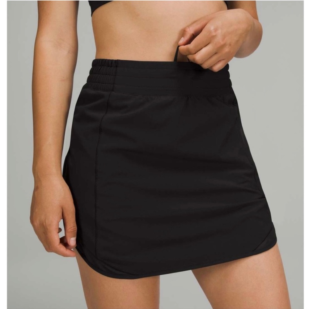 Lululemon hotty hot high rise skirt, black, size 4